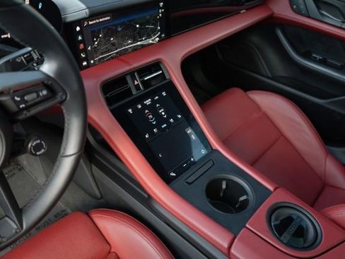 Used 2022 Porsche Taycan image 33