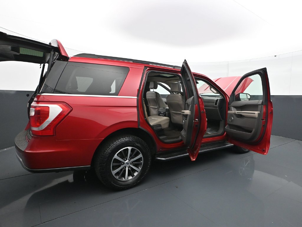 Used 2020 Ford Expedition XLT w/ Equipment Group 202A AWD/4WD image 33