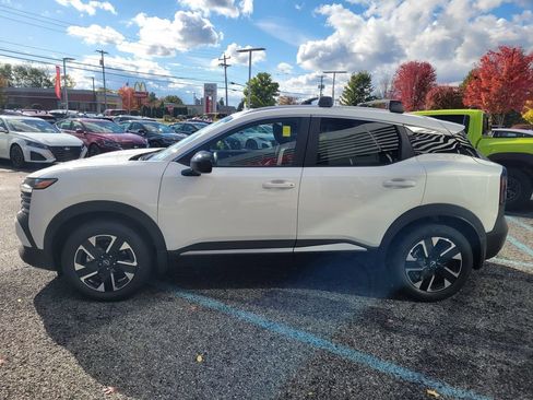 New 2026 Nissan Kicks SV w/ SV Premium Package image 9