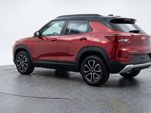 Used 2025 Chevrolet TrailBlazer LT image 6