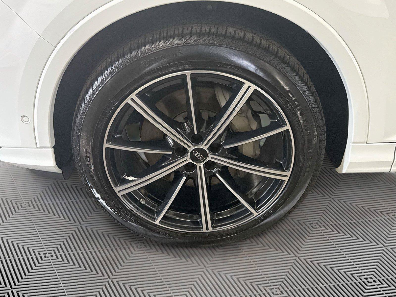 Certified 2024 Audi Q7 3.0T Premium Plus AWD/4WD image 33