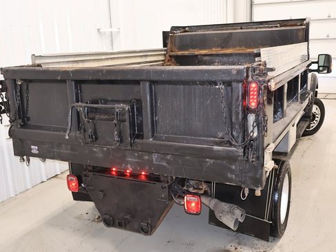 Used 2016 Ford F550 4x4 Regular Cab Super Duty image 37