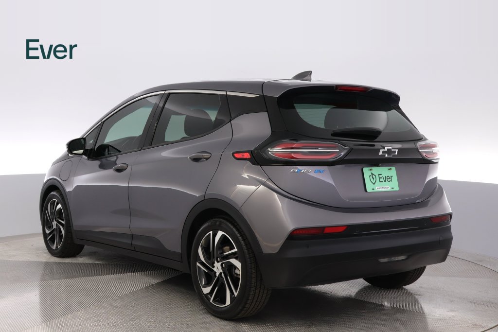 Used 2022 Chevrolet Bolt LT w/ Infotainment Package FWD image 17