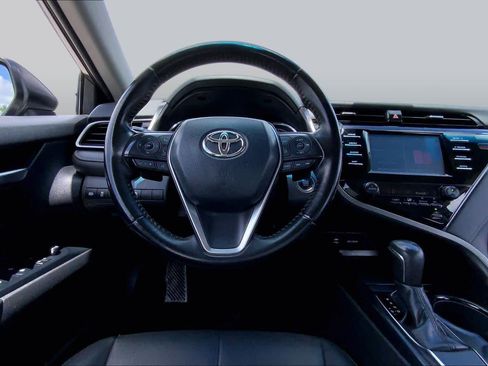 Used 2019 Toyota Camry SE w/ Convenience Package FWD image 6