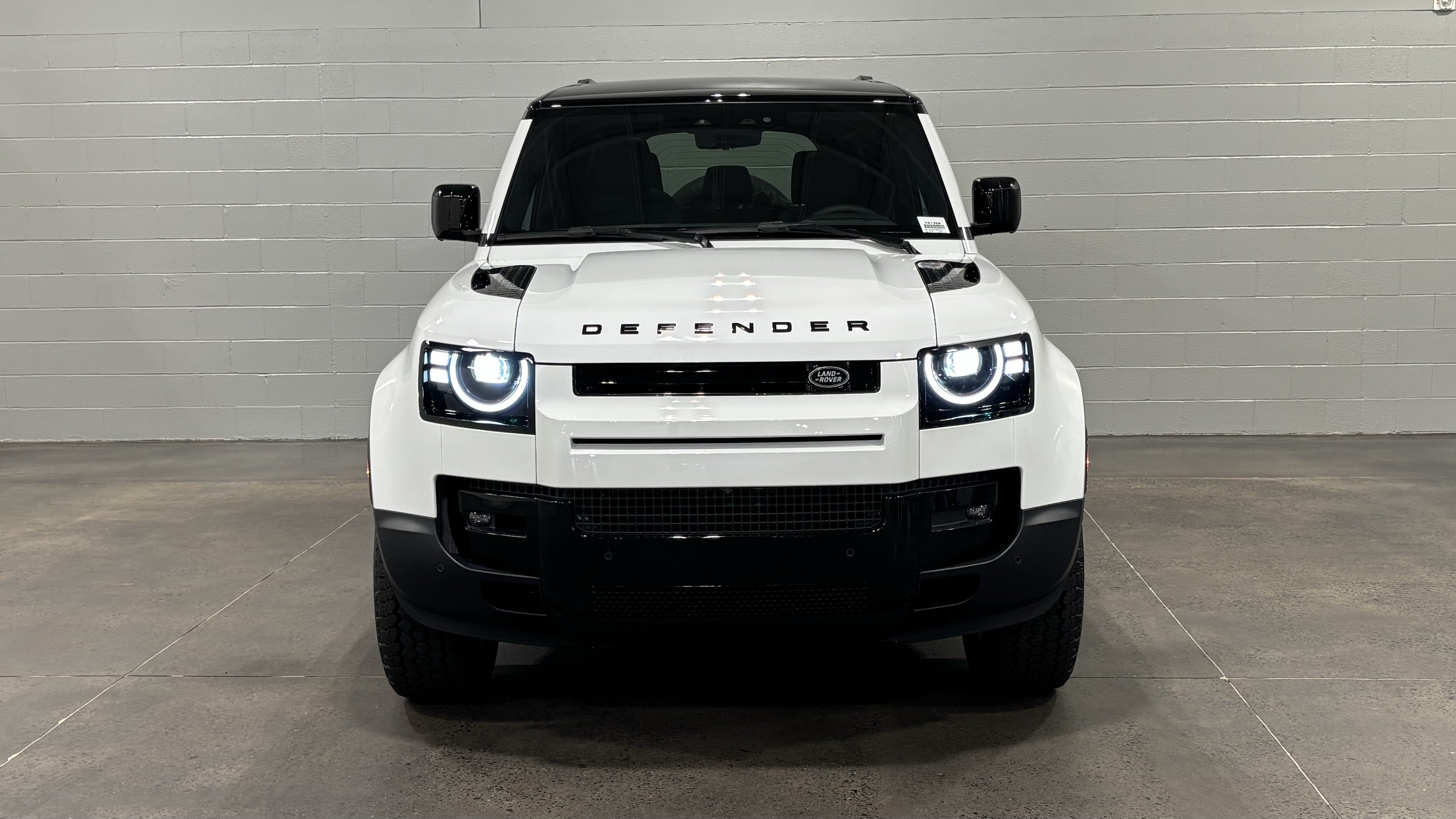 New 2026 Land Rover Defender 110 S AWD/4WD image 9