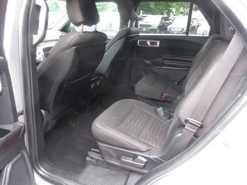 Used 2020 Ford Explorer XLT w/ Comfort Package AWD/4WD image 16