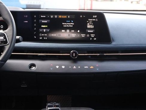 Certified 2025 Nissan Ariya Platinum image 24