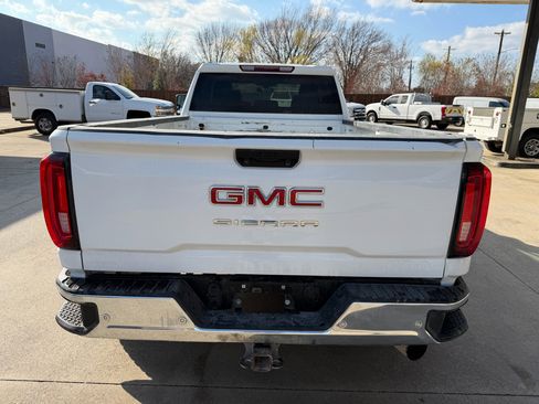 Used 2022 GMC Sierra 3500 Pro w/ Convenience Package image 4
