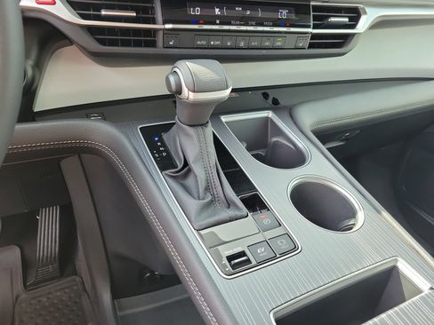 Certified 2025 Toyota Sienna XLE FWD image 23