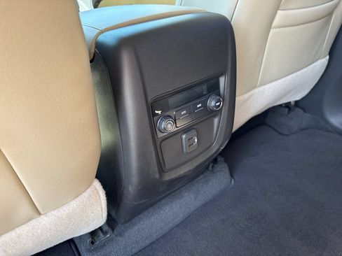Used 2019 Buick Enclave Essence FWD image 29