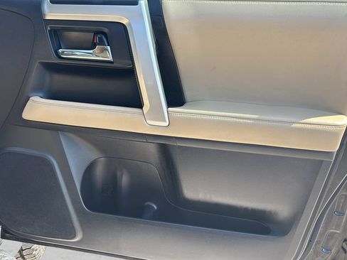 Used 2021 Toyota 4Runner SR5 Premium w/ Moonroof Package AWD/4WD image 9