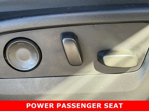 Used 2021 Chevrolet Suburban Premier image 18