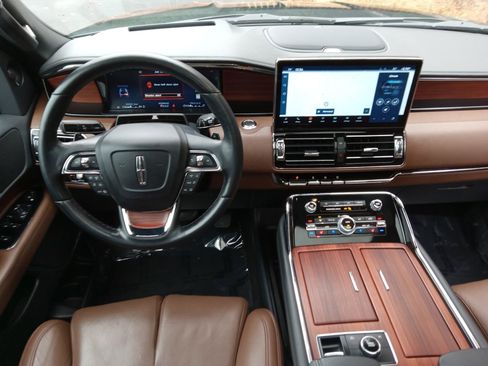 Used 2024 Lincoln Navigator L Reserve image 14