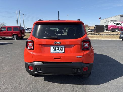 Used 2020 Jeep Renegade Latitude w/ Cold Weather Group image 4