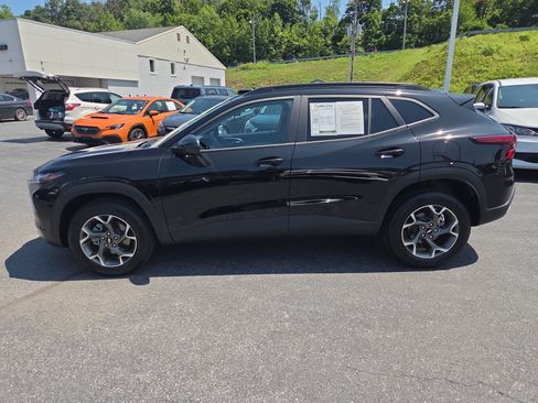 Used 2026 Chevrolet Trax LT FWD image 7