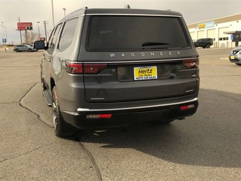 Used 2023 Jeep Wagoneer Series III w/ Preferred Equipment Group image 7