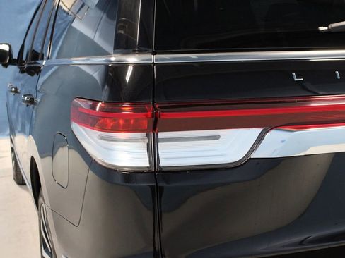 Used 2024 Lincoln Navigator Reserve image 42