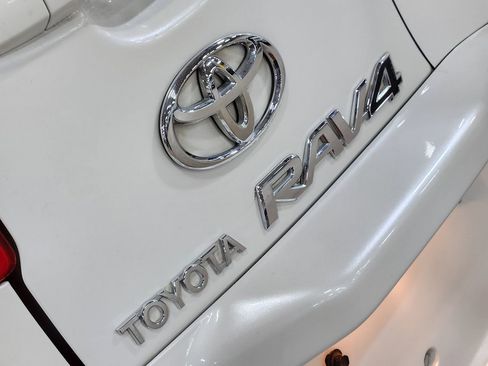 Used 2007 Toyota RAV4 Limited image 25