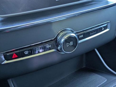 Used 2025 Volvo XC90 B6 Plus w/ Protection Package Premier image 20