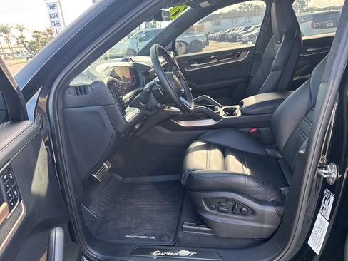 Used 2024 Porsche Cayenne Turbo GT image 31