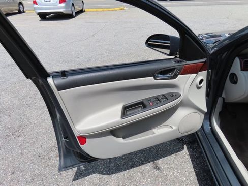 Used 2008 Chevrolet Impala LS FWD image 10