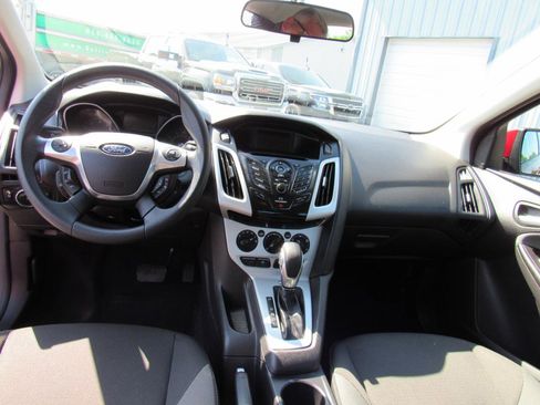 Used 2013 Ford Focus SE FWD image 15