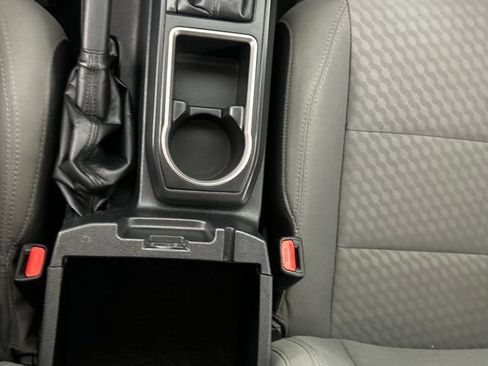 Used 2021 Toyota Tacoma SR AWD/4WD image 16