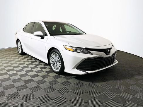 Used 2019 Toyota Camry XLE w/ Navigation Package image 1