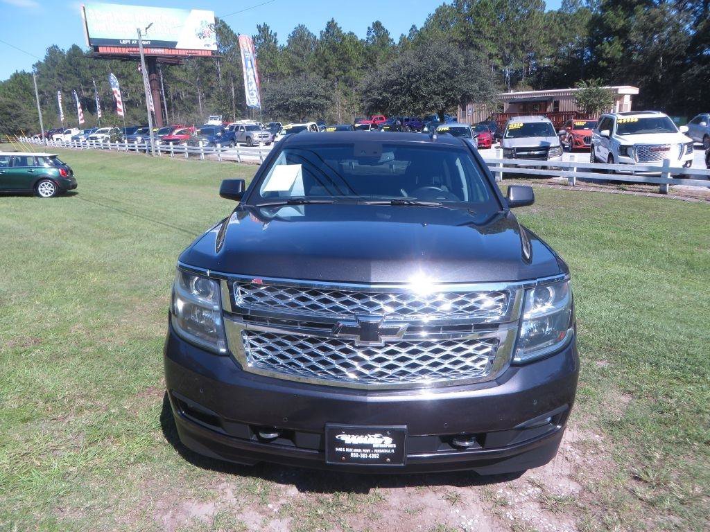 Used 2018 Chevrolet Suburban LT w/ LT Signature Package AWD/4WD image 3