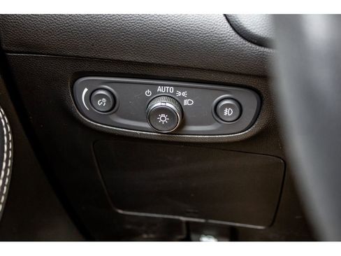 Used 2022 Buick Encore GX Essence w/ Experience Buick Package image 32