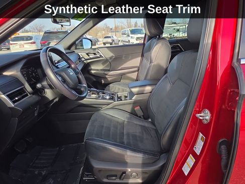 Used 2023 Mitsubishi Outlander SE image 15