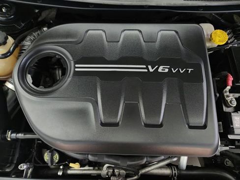 Used 2016 Chrysler 200 Limited w/ Anniversary Edition FWD image 31