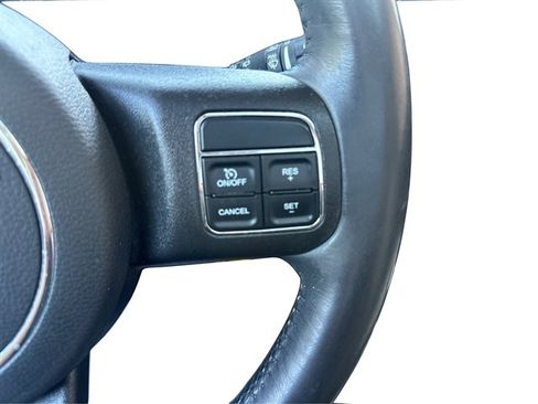 Used 2017 Jeep Patriot High Altitude FWD image 31