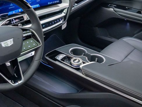 New 2026 Cadillac Lyriq Luxury RWD image 11