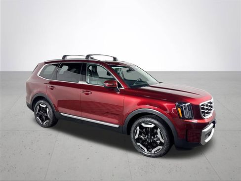 Used 2024 Kia Telluride S w/ S Sunroof Package image 4