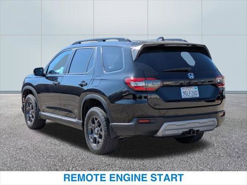 Certified 2023 Honda Pilot TrailSport image 9