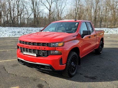 Used 2021 Chevrolet Silverado 1500 Custom w/ LPO, Dark Essentials Package image 5