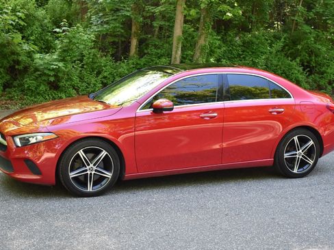 Used 2019 Mercedes-Benz A 220 4MATIC image 2