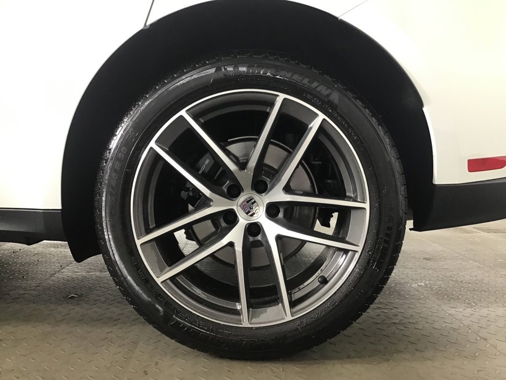 Certified 2026 Porsche Macan AWD/4WD image 12