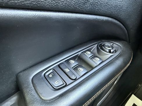 Used 2019 Jeep Compass Limited image 17