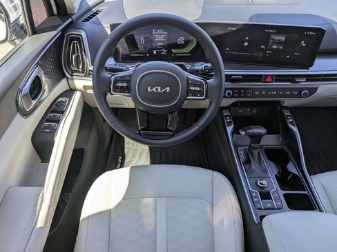 Used 2025 Kia Sorento S w/ Panoramic Sunroof Package FWD image 16