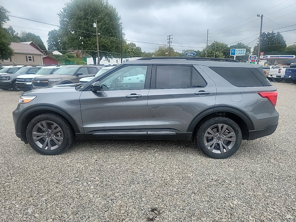 Used 2024 Ford Explorer XLT w/ Equipment Group 202A AWD/4WD image 8