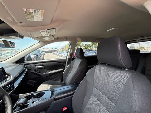 Used 2025 Nissan Rogue SV FWD image 32
