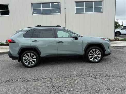 Used 2022 Toyota RAV4 XLE Premium AWD/4WD image 2