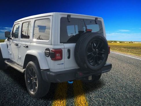 Certified 2022 Jeep Wrangler Unlimited Sahara w/ Cold Weather Group image 2