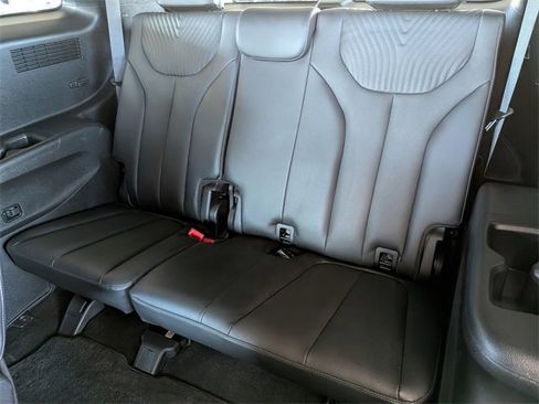 Used 2023 Hyundai Palisade Calligraphy image 32