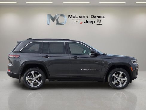 New 2026 Jeep Grand Cherokee Limited w/ Luxury Tech Group II image 6
