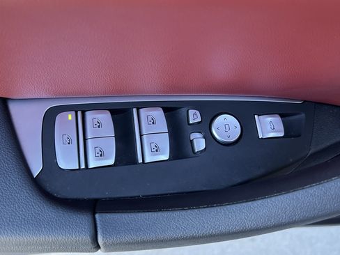 Used 2024 BMW X4 xDrive30i w/ Premium Package image 15