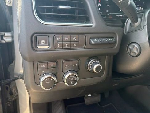 Used 2024 GMC Yukon AT4 w/ Technology Package AWD/4WD image 12