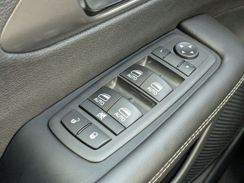 New 2026 Chrysler Voyager LX image 21